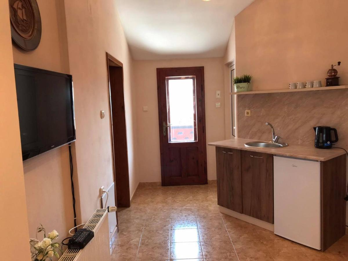 Къща За Гости Загорски Hotel คาโลเฟอร์ ภายนอก รูปภาพ