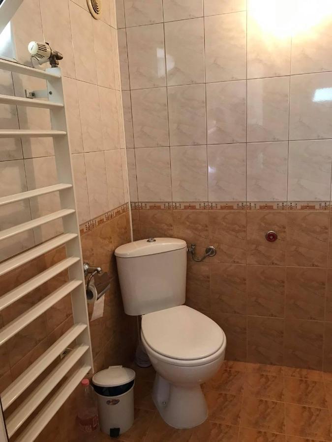 Къща За Гости Загорски Hotel คาโลเฟอร์ ภายนอก รูปภาพ